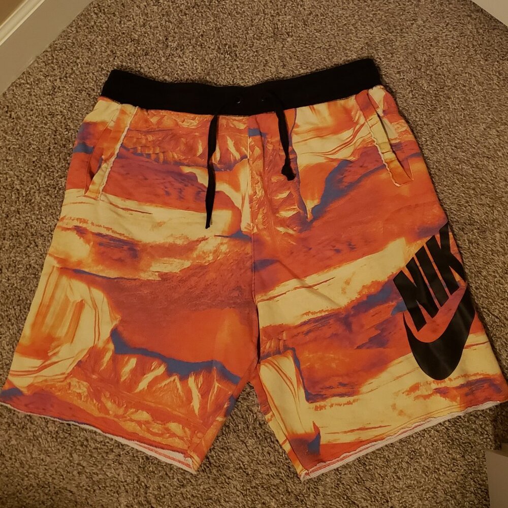 Nike Sunset Mountain Men's XL shorts